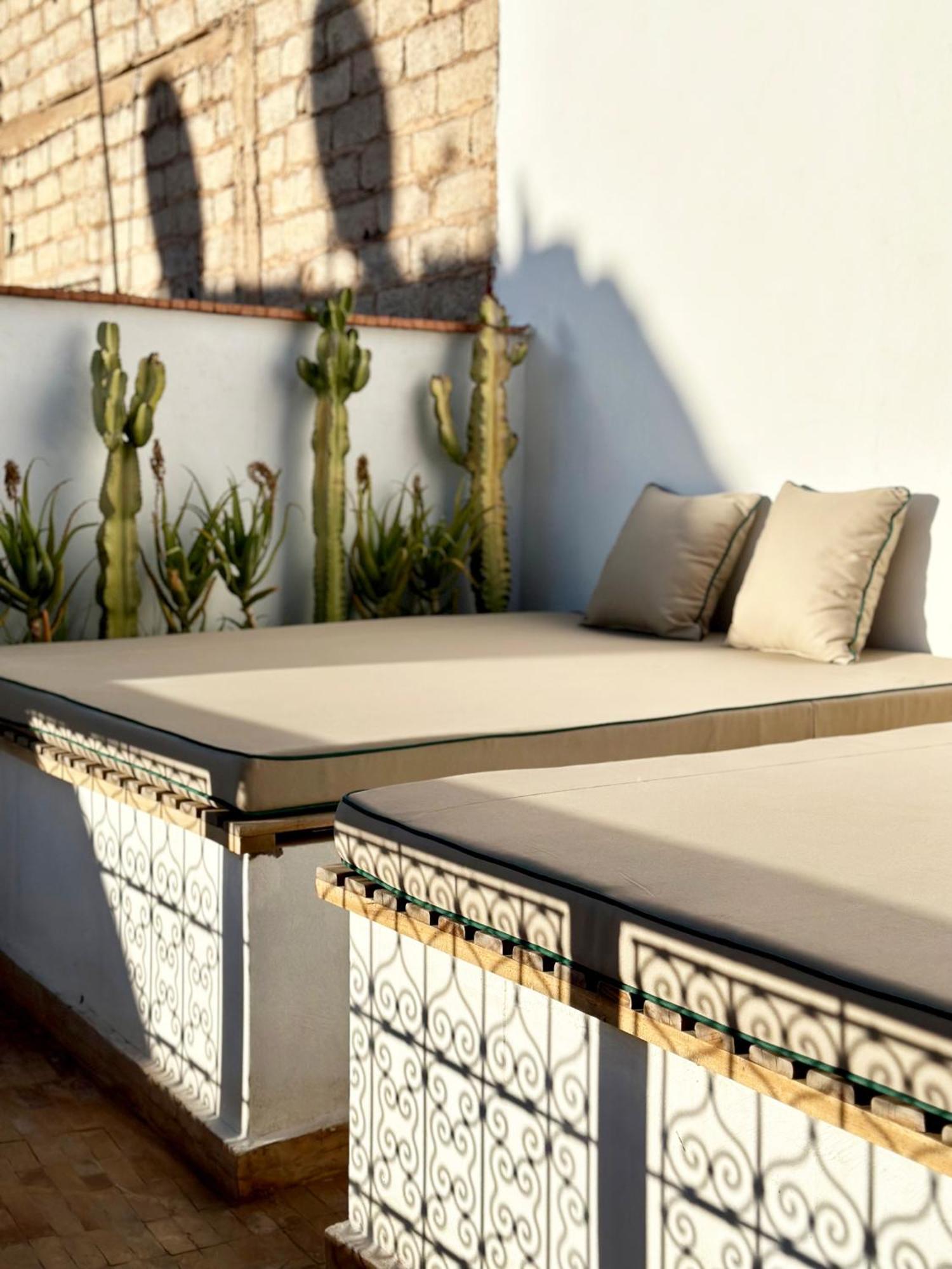 De L'o With Pool, Rooftop, Free Breakfast Holiday home